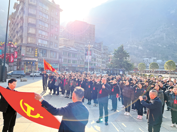 参训学员重温入党誓词